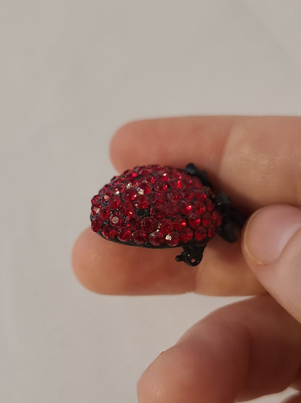 Small Strawberry Pin - Picture 5 of 9